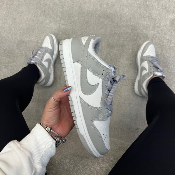 Modelo SB Dunk Low-Cinza