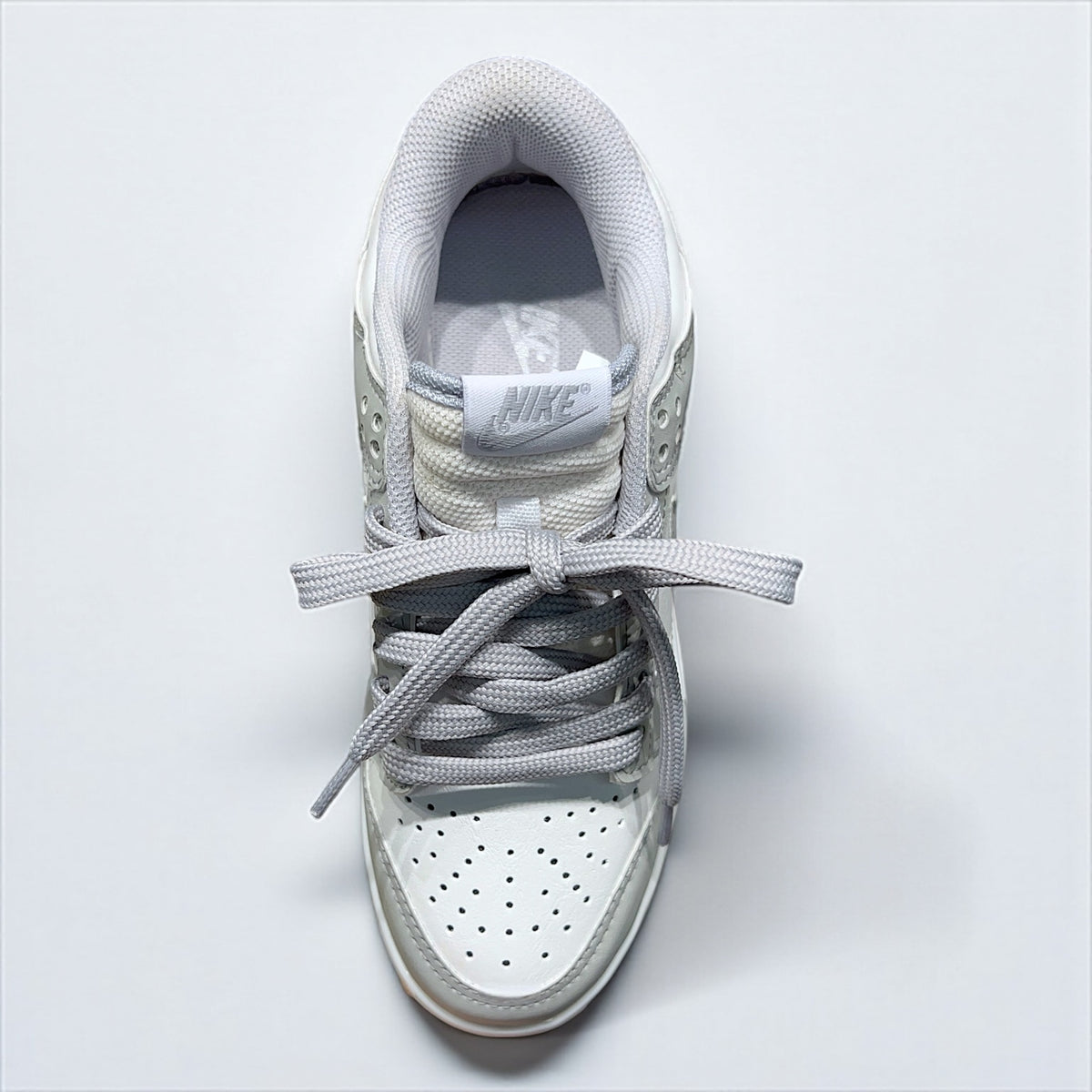 Modelo SB Dunk Low-Cinza