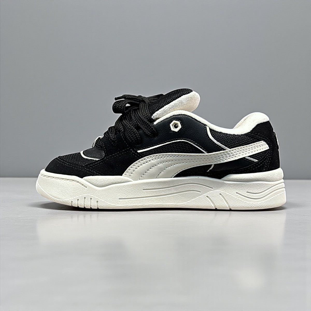 Modelo PM 180 Preto com Branco