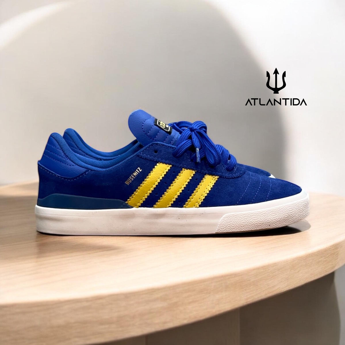 Modelo Busenitz -Azul Royal/Amarelo