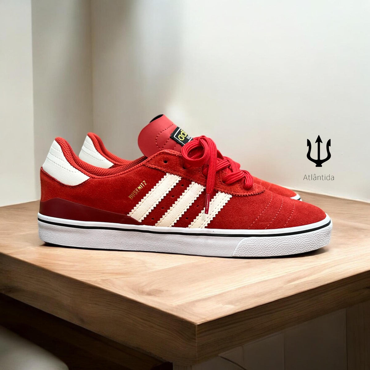 Modelo Busenitz - Vermelho/Branco