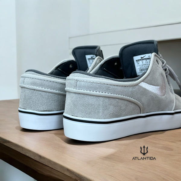 Modelo Sb Stefan Janoski